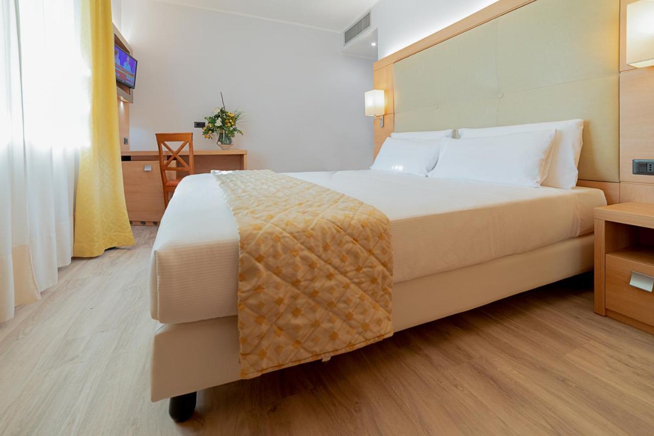 Hotel Gardenia & Villa Charme Adults Friendly 4Star Service Бардолино Экстерьер фото